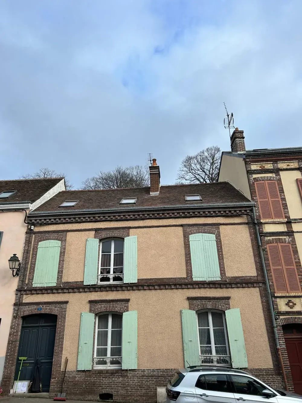 Maison de ville et sa toiture